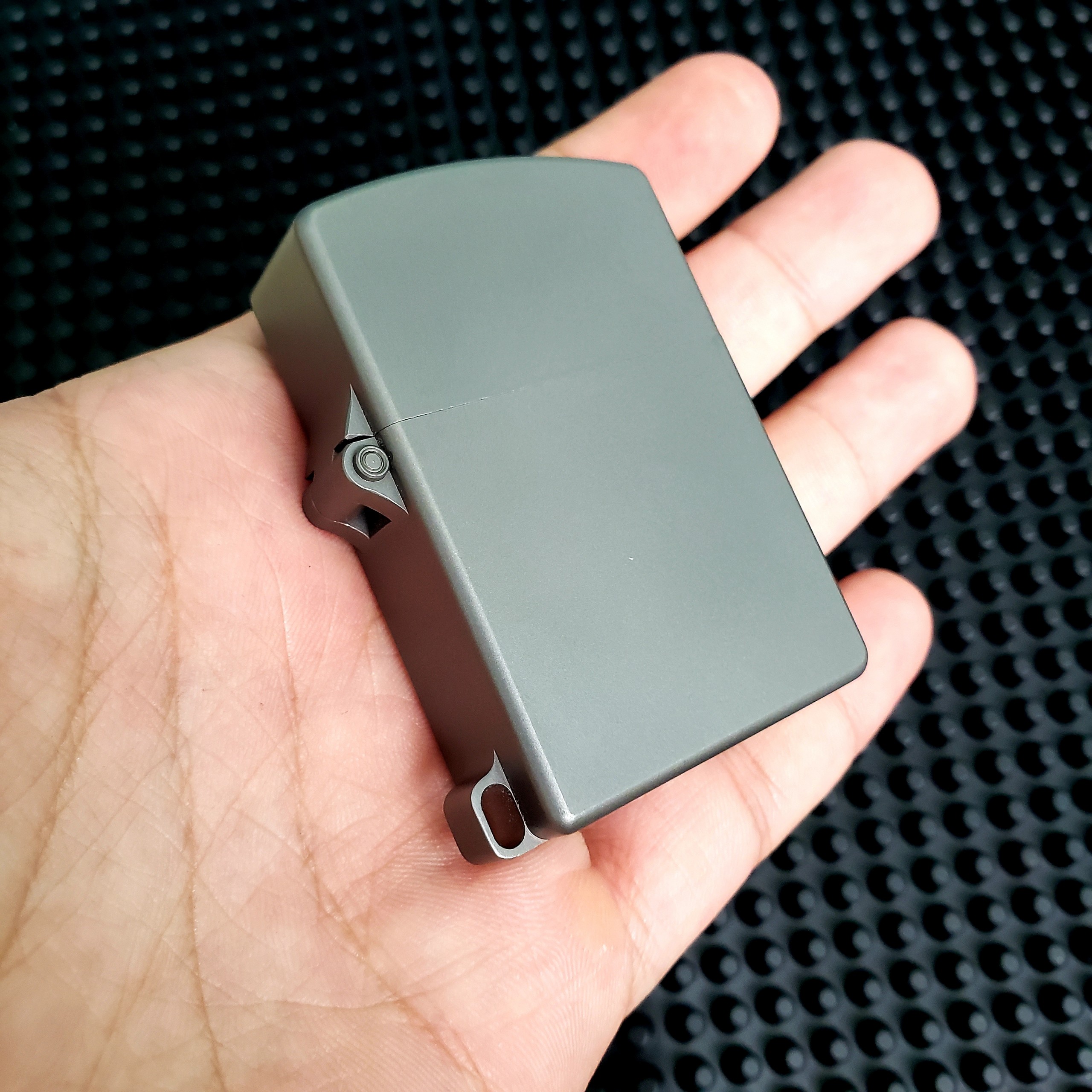 Vỏ quẹt Titanium Tacray - bản lề lồi và có lỗ