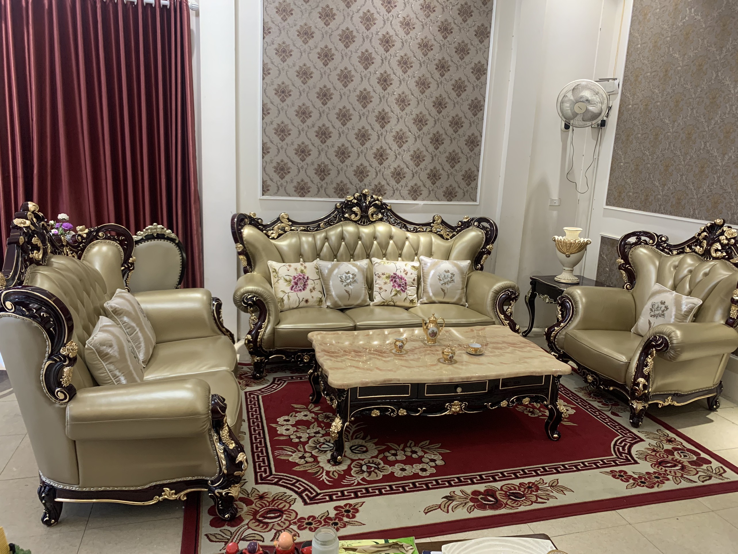 Sofa tân cổ điển dát vàng màu nâu nho cao cấp hoàng gia g921-dv