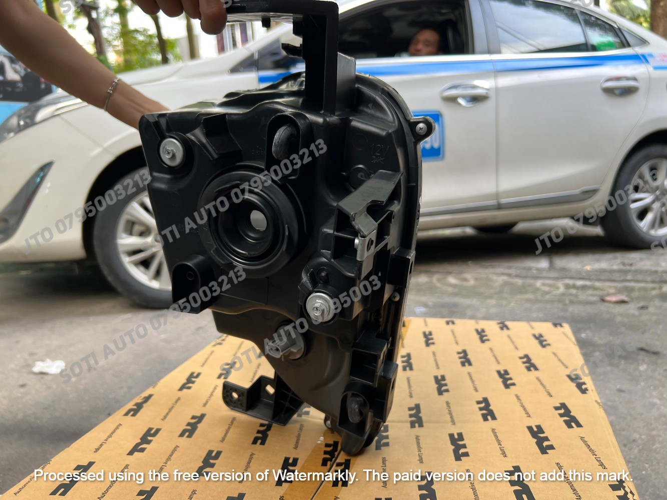 Đèn pha Mitsubishi Xpander(18-19), hàng Đài Loan