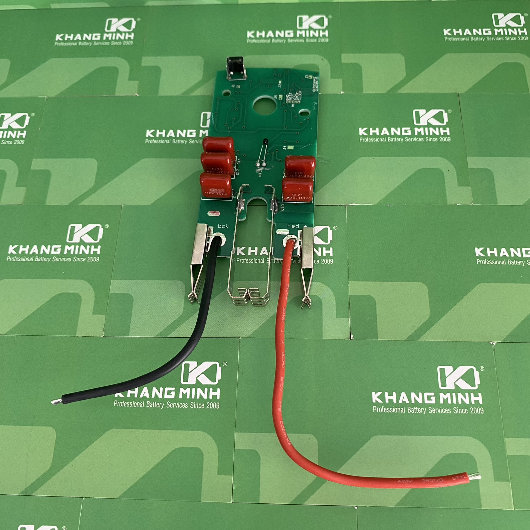 Vỏ mạch pin Bosch 36V 10S - 2P Li-ion có đèn báo pin và nhận sạc zin