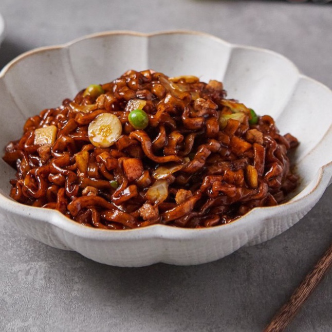 Mì tương đen cay Samyang (140g)