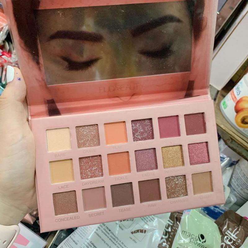 PHẤN MẮT HUDA BEAUTY NUDE 18 Ô