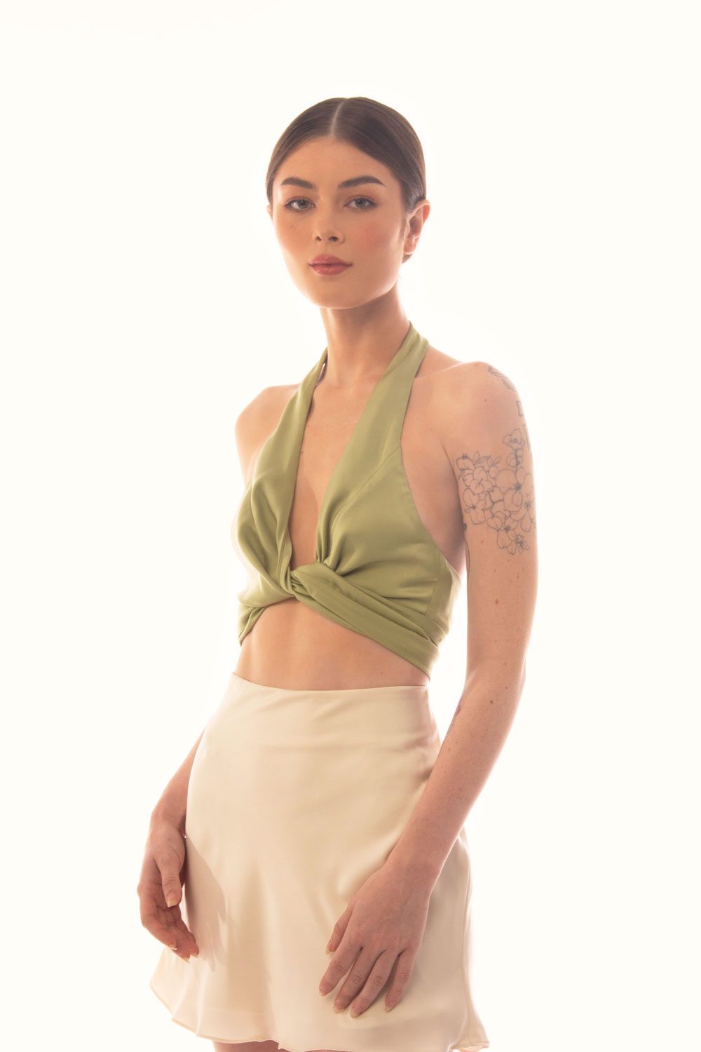 Áo Cổ Yếm Hở Ngực Naomi Daphale