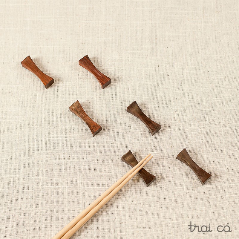 Gác đũa gỗ nơ (4cm) gỗ trắc / gỗ beech