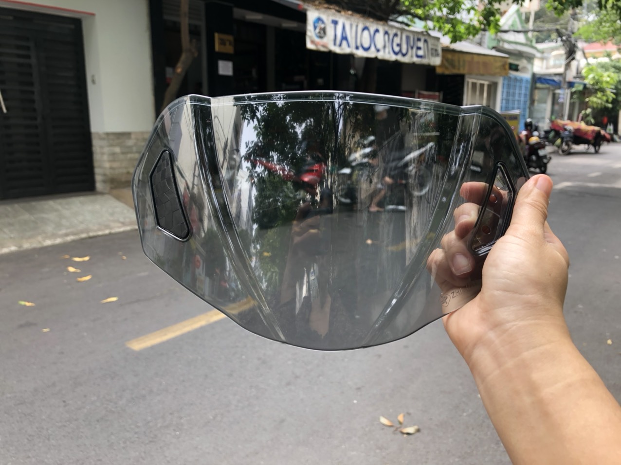 [HCM]KÍNH CHẮN GIÓ ZHIPAT ĐẦU ĐÈN EX2010 4S