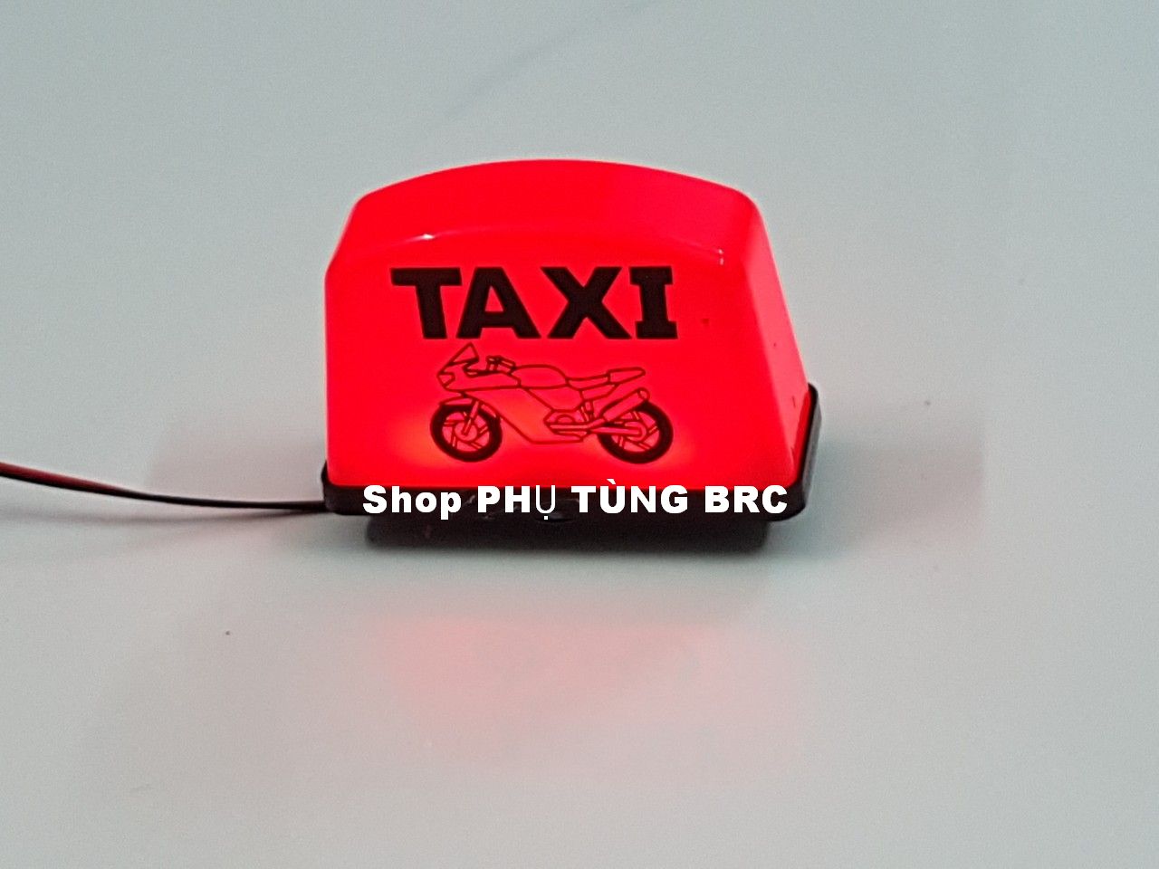 Đèn LED TAXI gắn chân kiếng xe máy ( đèn dùng điện AC 12V chung với điện bình ắc qui xe máy)