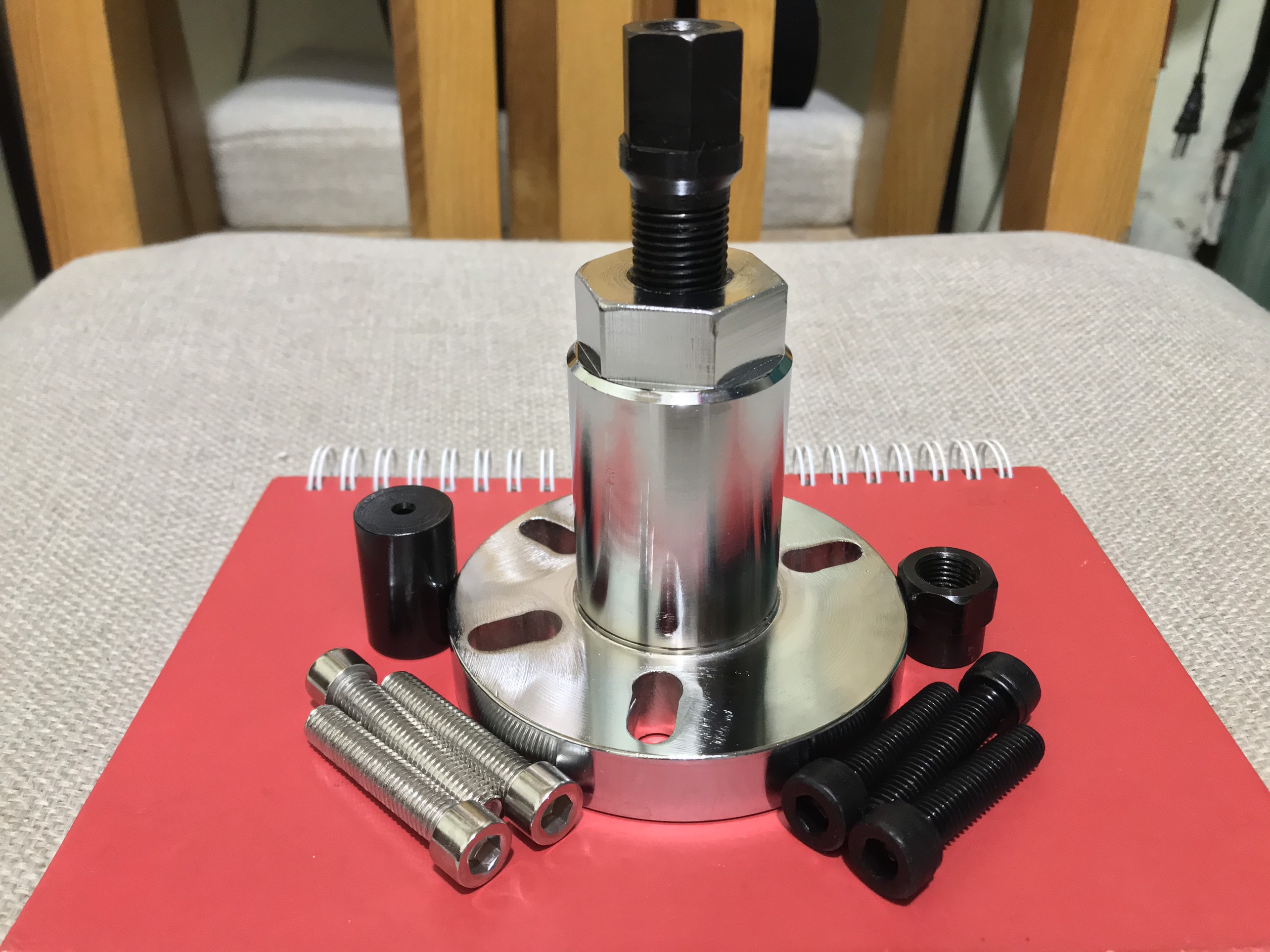 Cảo vô lăng Yamaha - Vam điện Yamaha - Vam mâm điện - Vam cuộn lửa xe máy tiện CNC nguyên khối thép C45 mạ bóng Crom.