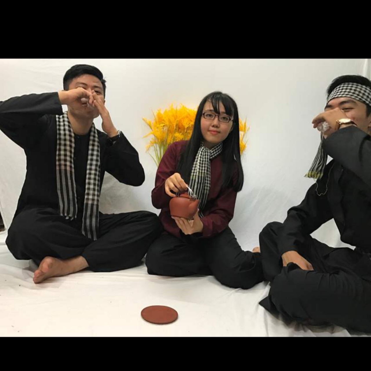 Trang Phục Bà Ba Nam Kèm Khăn Rằn