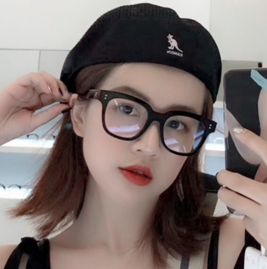 MẮT KÍNH CHỮ V PHONG THỜI TRANG