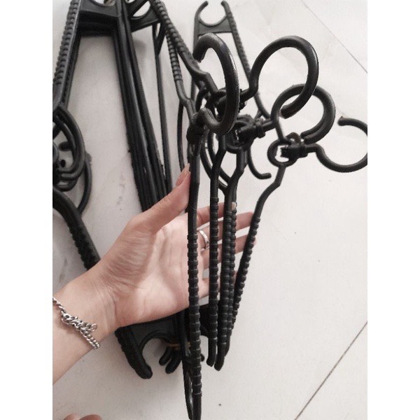 Móc áo nhựa đen cổ xoay 41cm ( 10 móc )