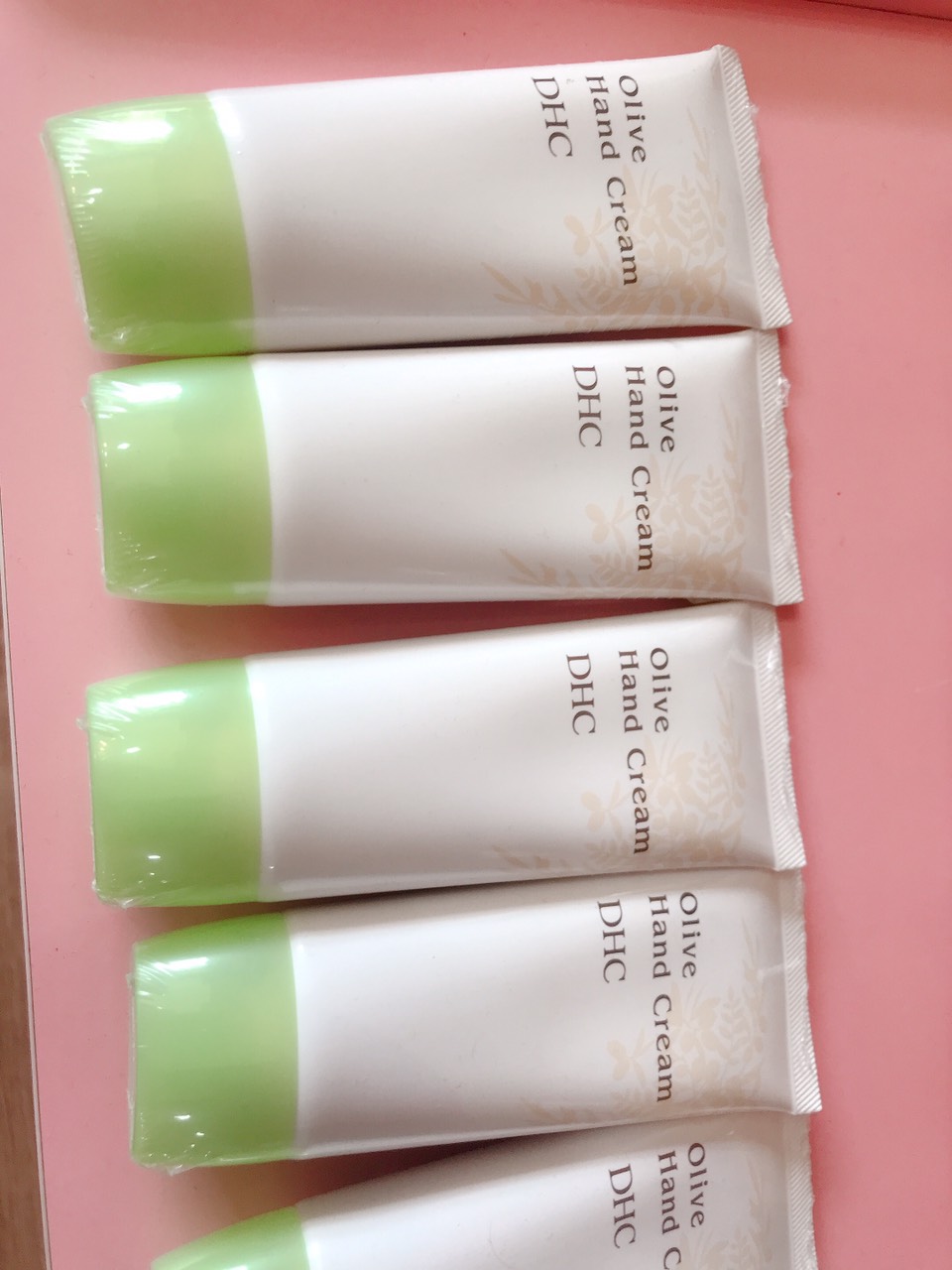 KEM DƯỠNG DA TAY OLIVE HAND CREAM
