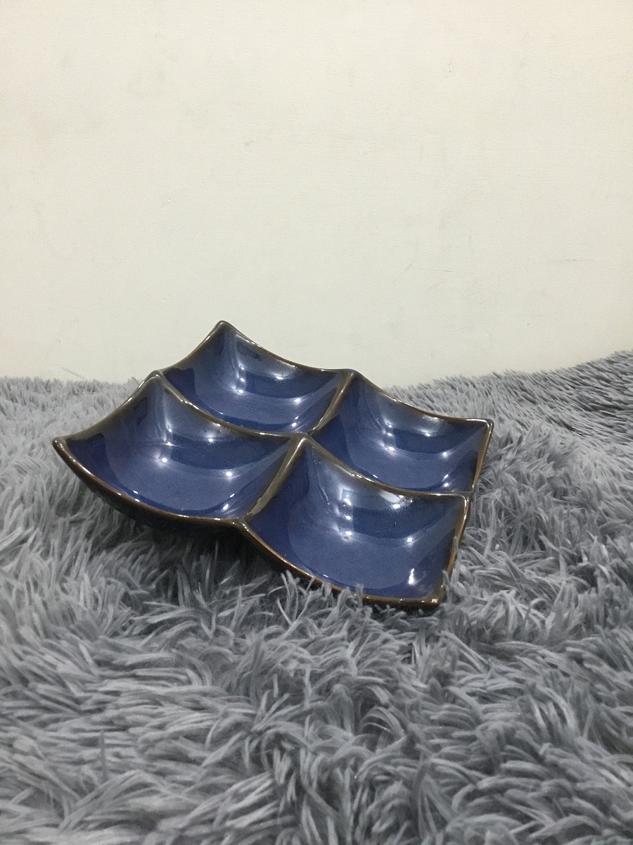 DĨA VUÔNG 4 NGĂN 18 CM - GỐM SỨ VIỆT