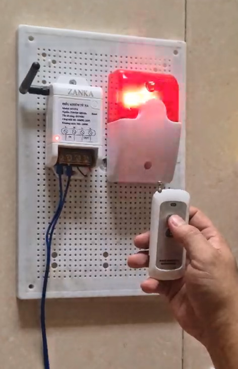 còi hú đèn chớp, còi 220v