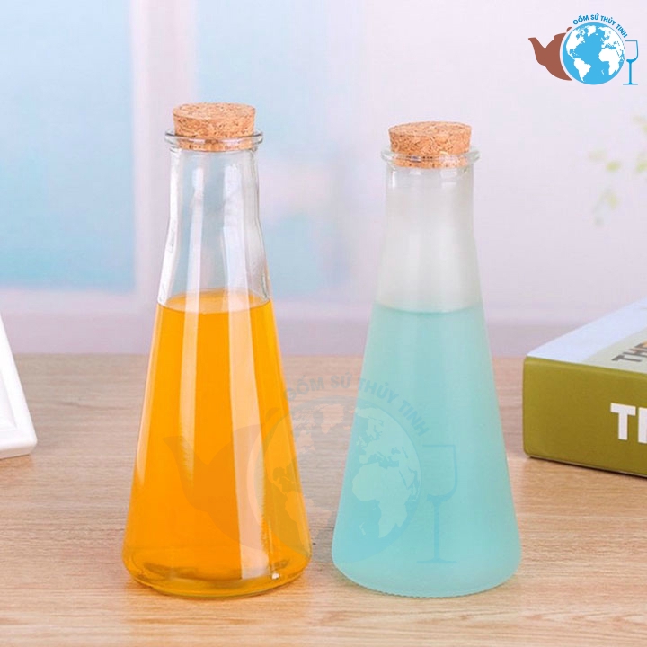 Chai thủy tinh TAM GIÁC 350ml nút bần