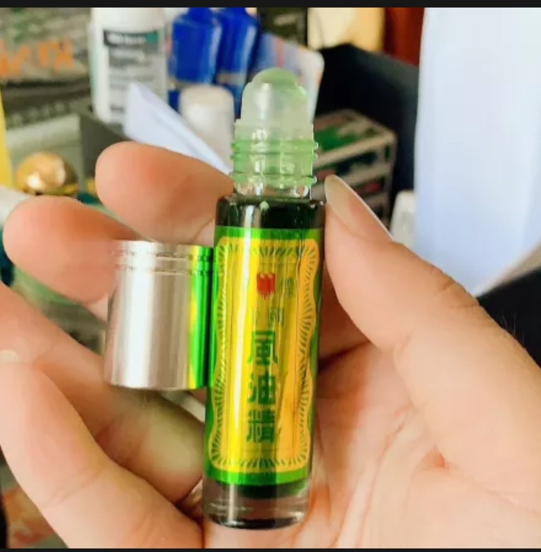 Dầu Gió Singapore Dạng Lăn 10ml