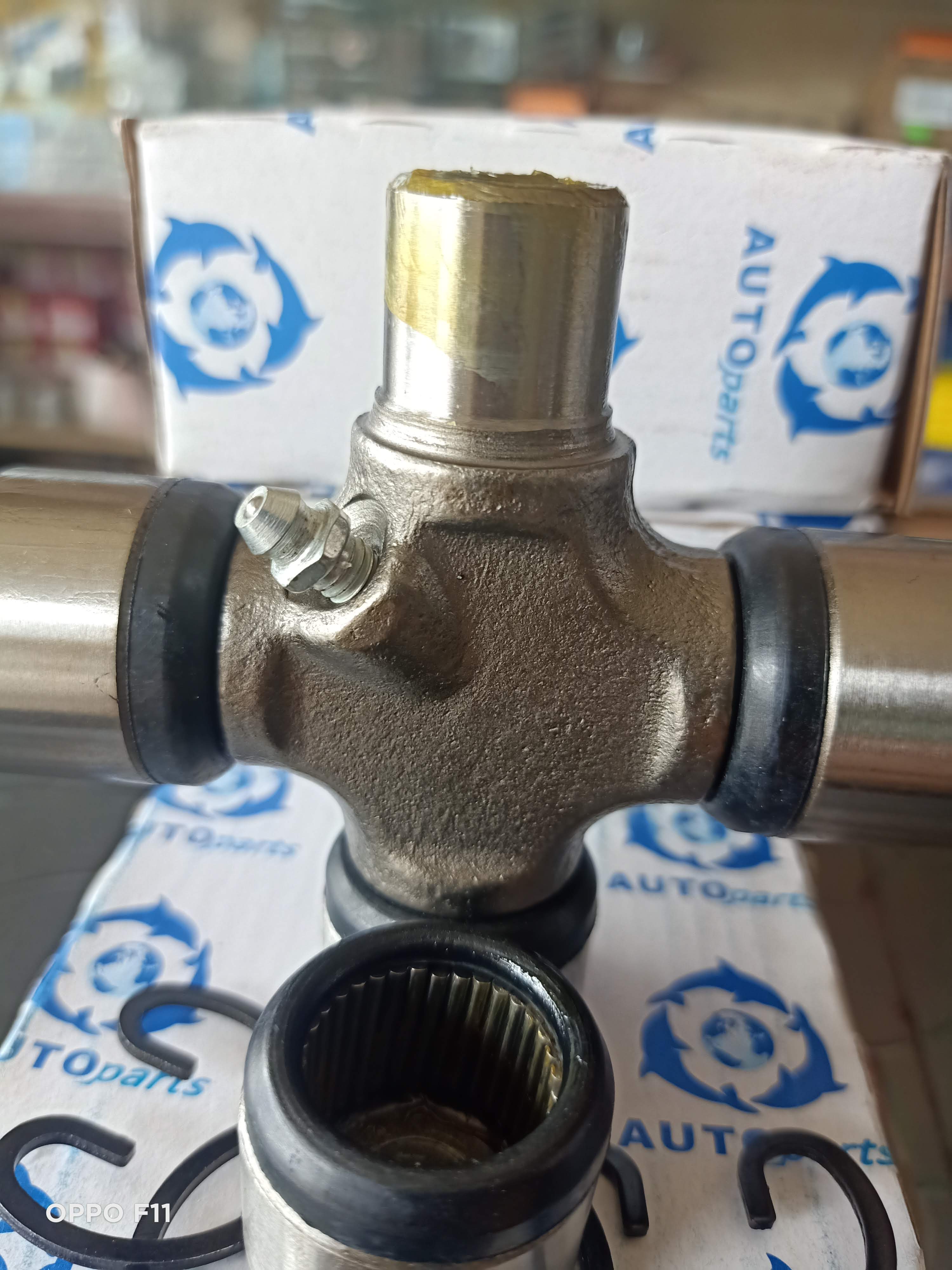 Chữ Thập Láp(Bi Cát Đăng)Xe FORD TRANSIT 2003 - 2018 Lớn(Chén 30mm Dài 92mm)