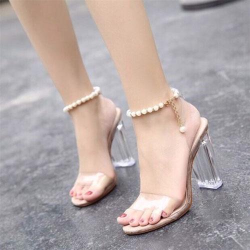 giày cao gót trong 9p vòng cổ hạt châu