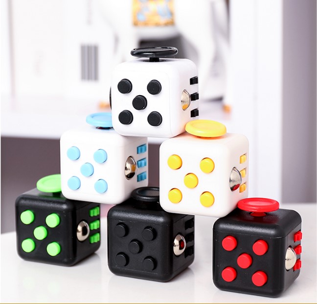 Rubic Fidget Cube xả stress cực kỳ thú vị Dma store