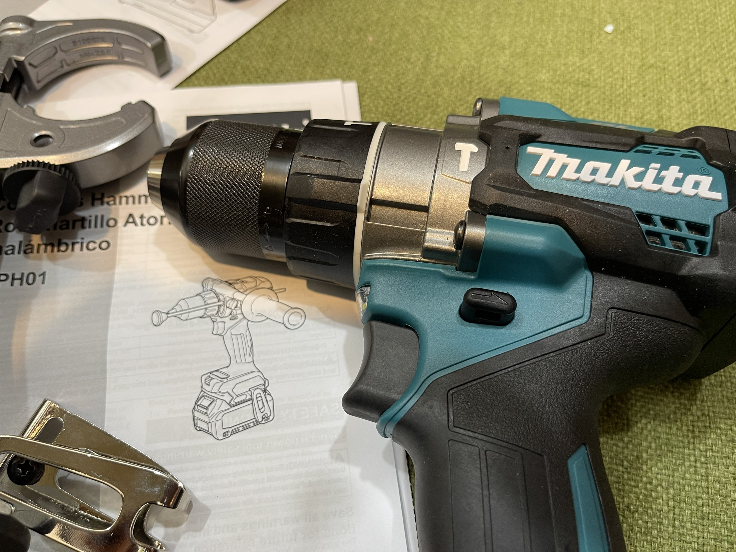 Máy khoan pin makita 40v gph01