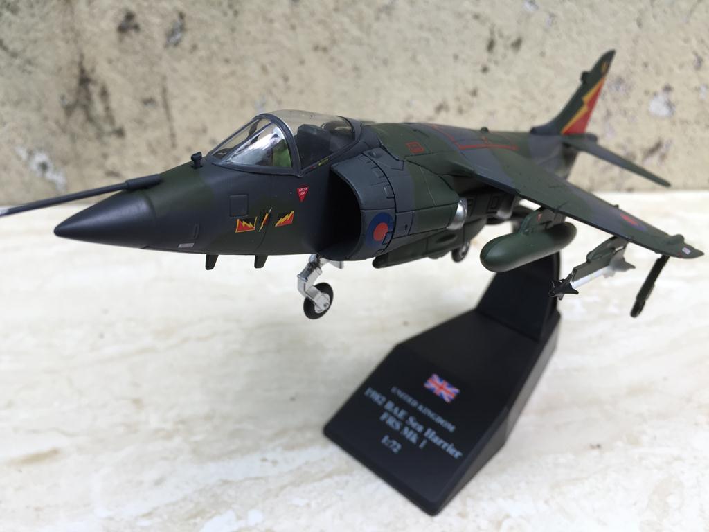 [HCM]Máy bay Tiêm kích  BAE Sea Harrier II 1/72