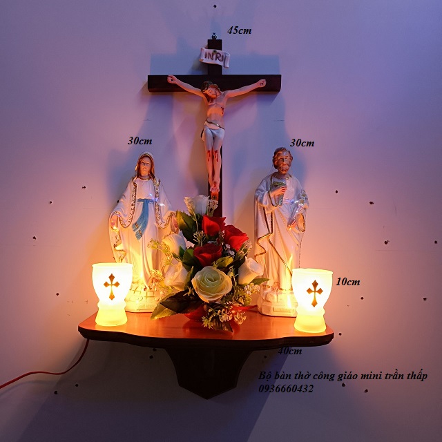 Bộ bàn thờ thiên chúa công giáo mini, tượng mẹ thánh 30cm, thánh giá chúa 40cm, kệ thờ gỗ ngang 40x25, đèn ly thủy tinh 10cm