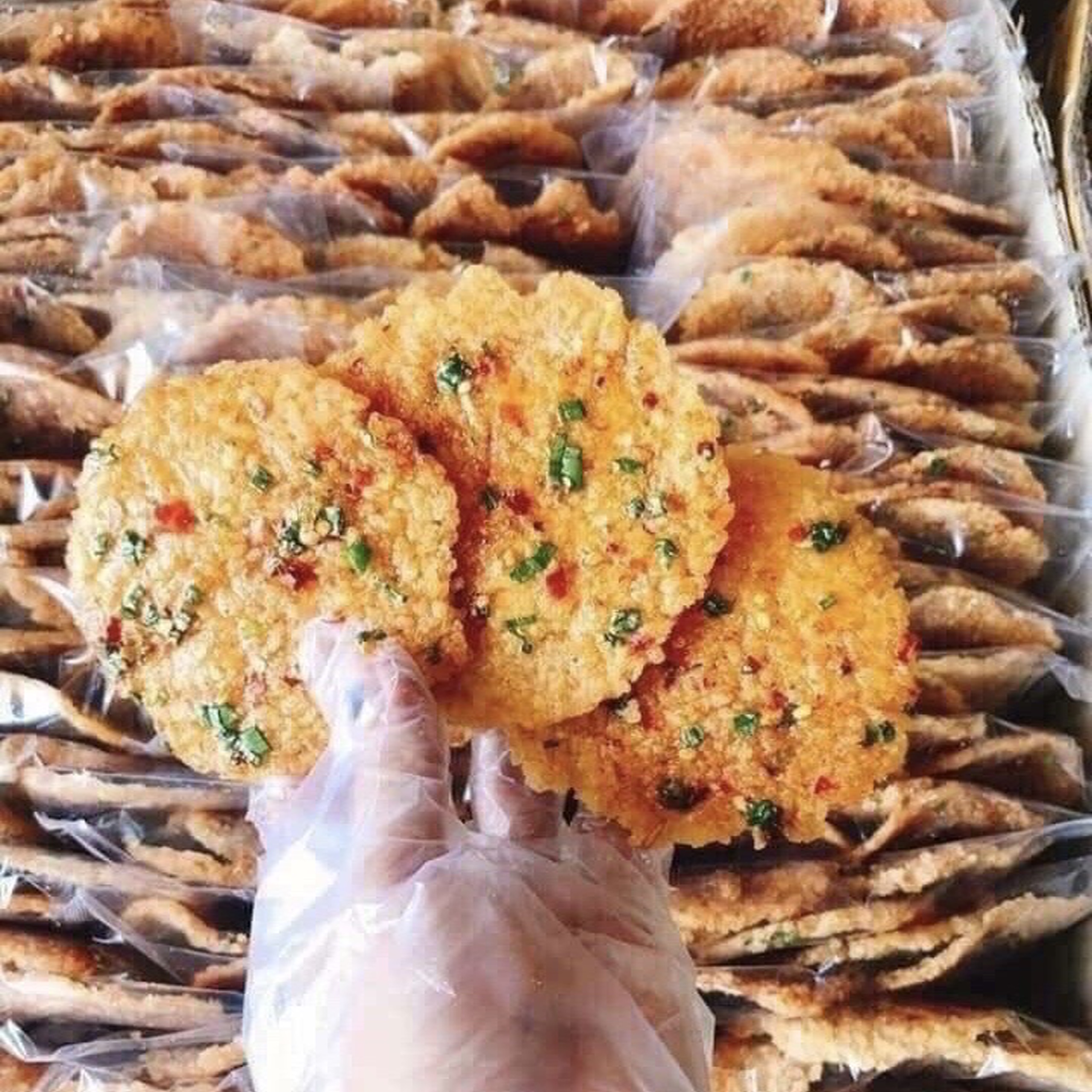 10 bịch cơm cháy chiên mắm hành