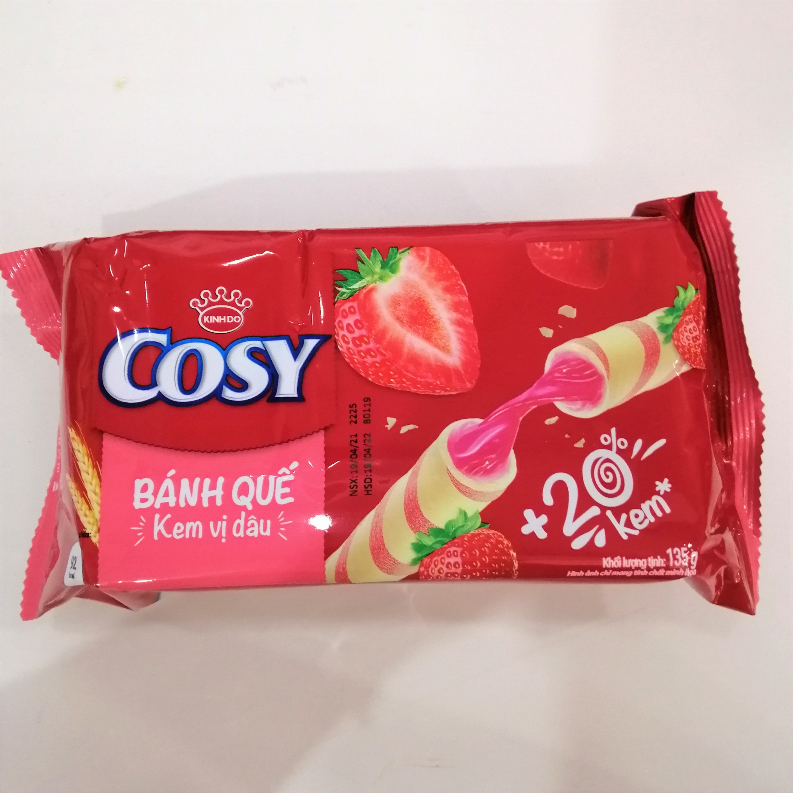 Cozy Strawberry Flavored Cream Waffles (117.6g Pack)