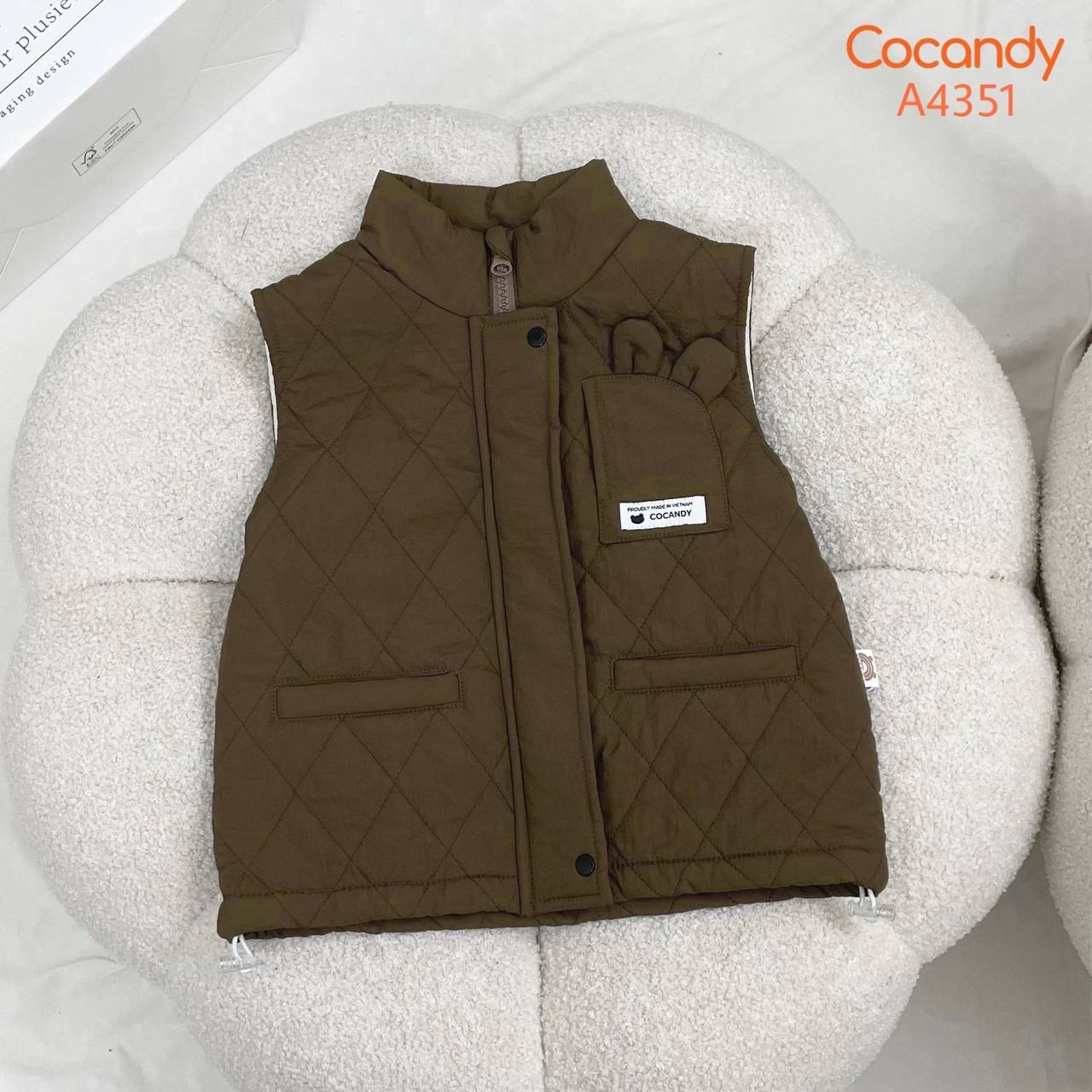Áo khoác cho bé -Áo gile phao NÂU ngực tai gấu cho bé của COCANDY mã A4351