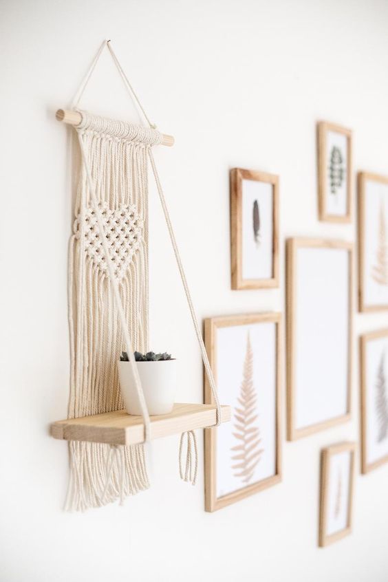 Kệ gỗ trang trí treo dây tết macrame hình trái tim xinh xắn