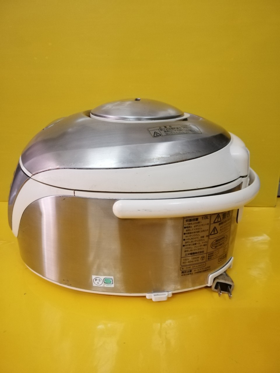 Nồi cơm nội địa Nhật Sanyo mặt quỷ ECJ-GG10 (1.0L)