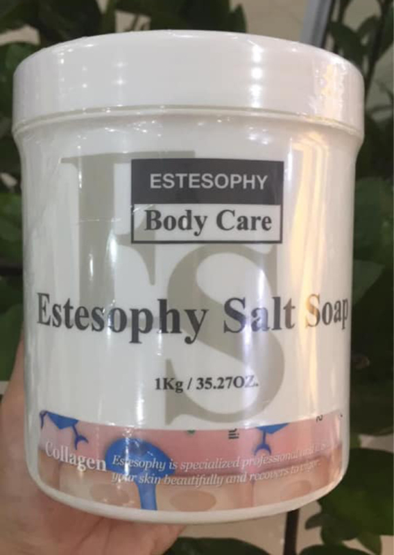 Muối tắm body collagen Estesophy Hàn Quốc chiết xuất từ thiên nhiên, lành tính và phù hợp với mọi loại da, giúp cho da săn chắc hơn, mang đến cho da sự tươi trẻ, mịn màng và cảm giác nhẹ nhàng sảng khoái
