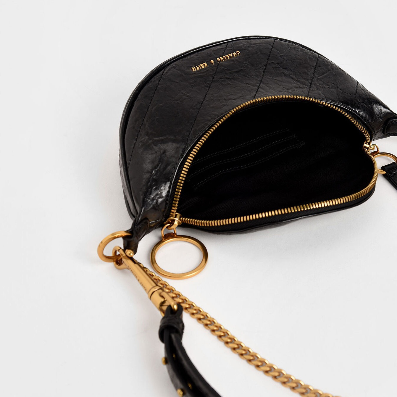 Túi Charles & keith bán nguyệt cực hót