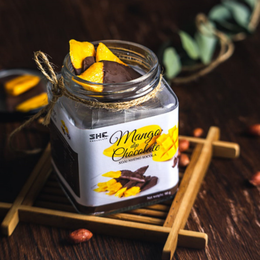 Xoài nhúng Socola - hũ thủy tinh 120g - SHE Chocolate