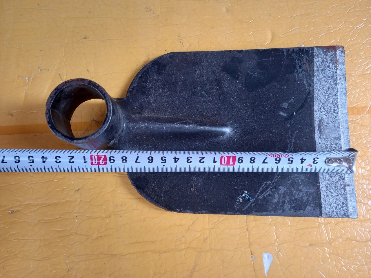 Cuốc sới đất làm vườn ngang 14 cm(nặng 1 kg)