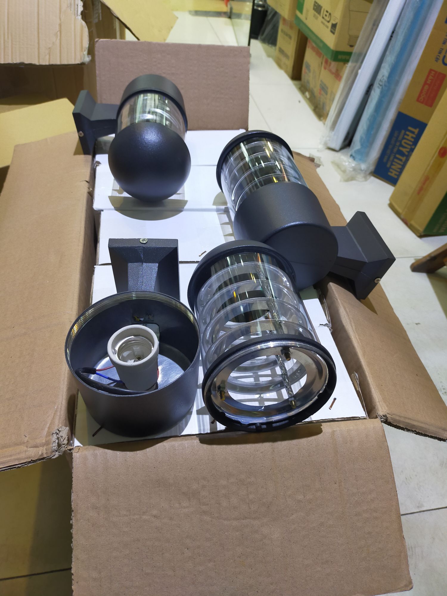 Đèn tường đui e27 d100