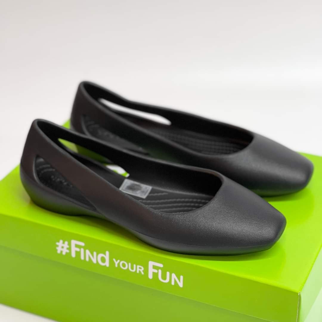 GIÀY NHỰA CROCS LAURA SLOANE FLAT
