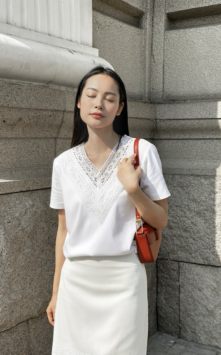 Áo chữ V phối ren - YV LE & CO