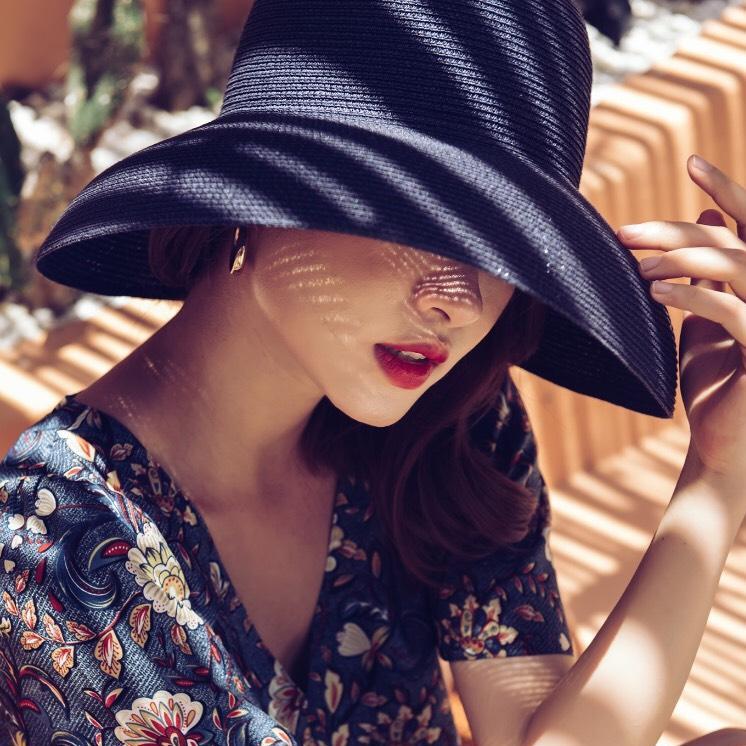 Mũ cói lồng đèn Hội An thời trang quý phái