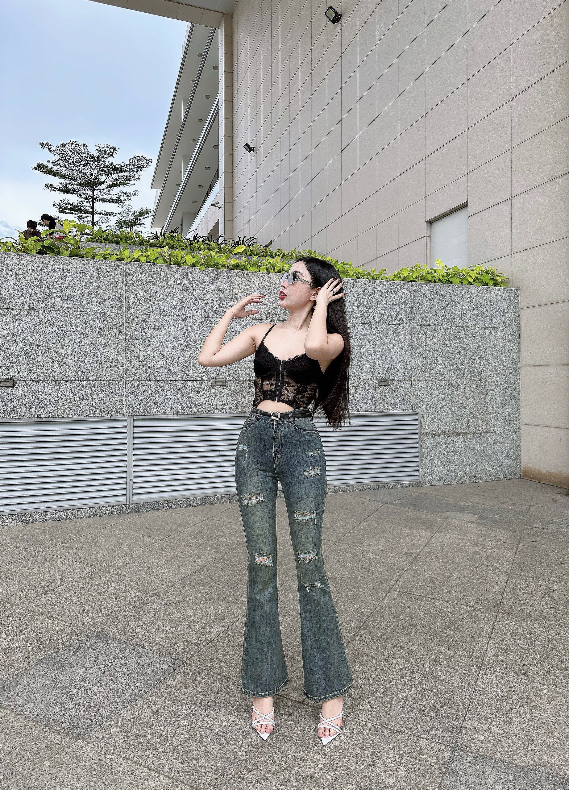 Quần jeans Nữ Ống Loe Dài Lưng Cao Co Giãn 4 Chièu