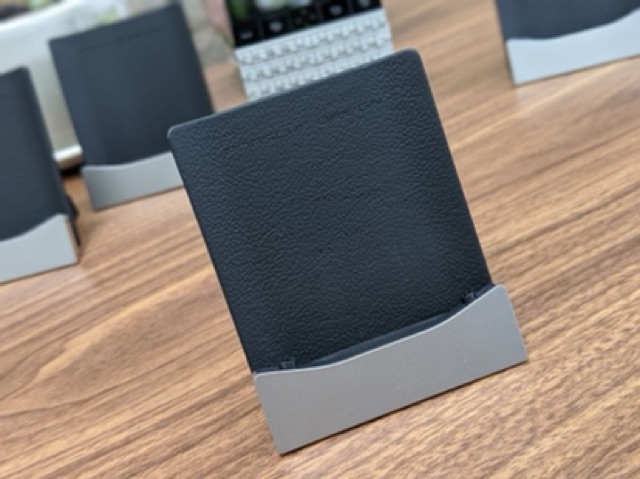 [LaoHac Store] Dock sạc BlackBerry Porsche Design 9981