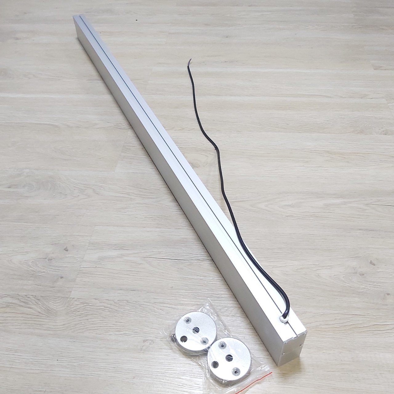 Đèn Led Thả Trần Cho Văn Phòng Liner Panel 35x1200 Silver 24W