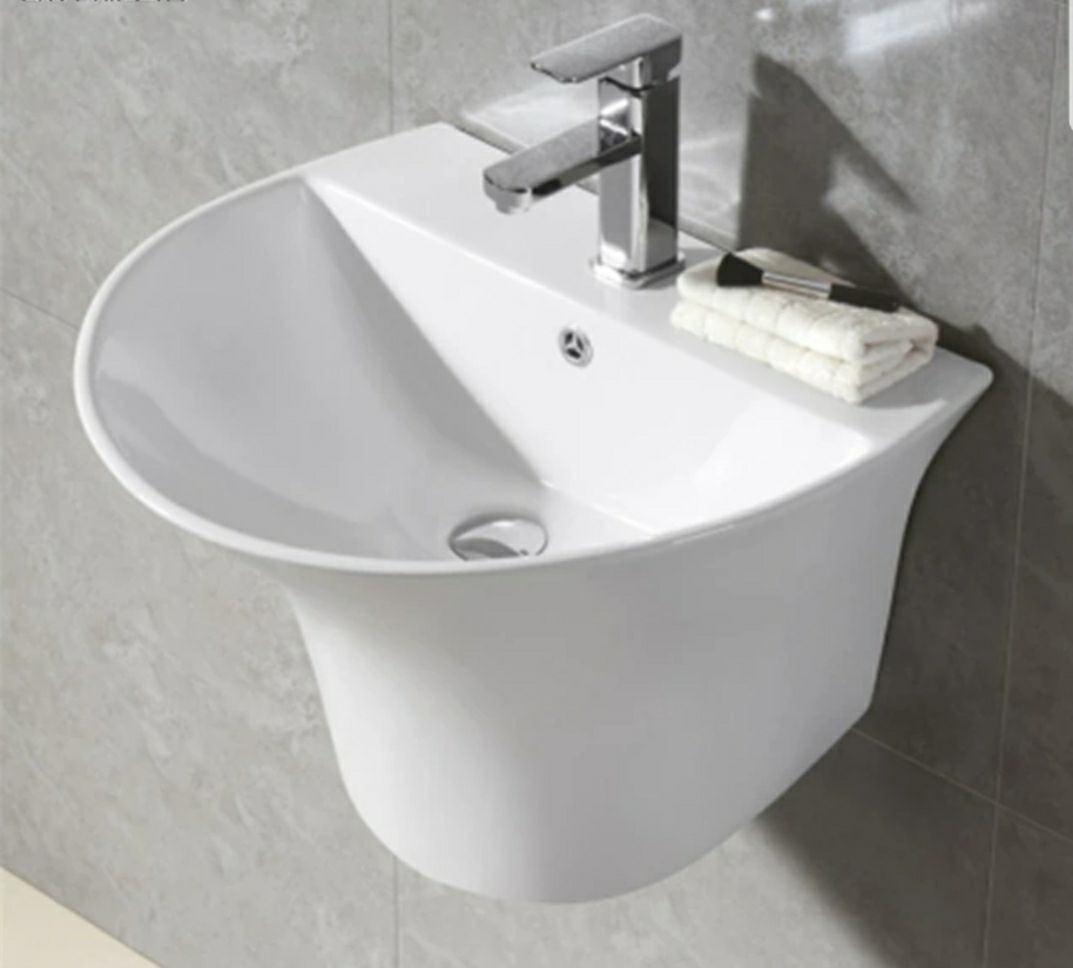 Lavabo giá gốc 3100000đ.