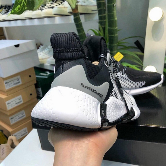 Giày thể thao alpha bounce 2020 đen phối trắng