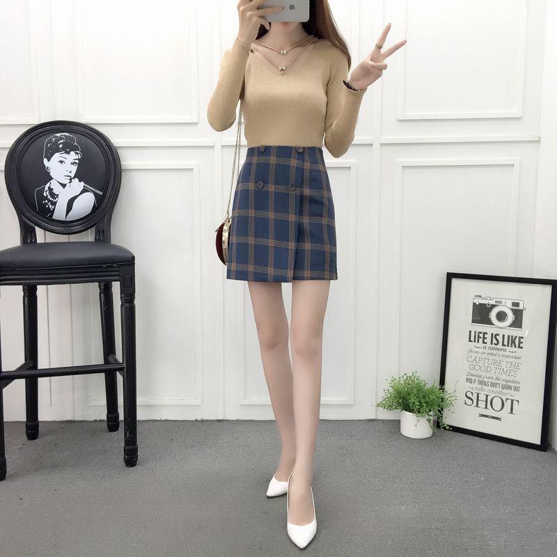 Chân Váy Ôm Kẻ Caro Phối Nút Thời Trang