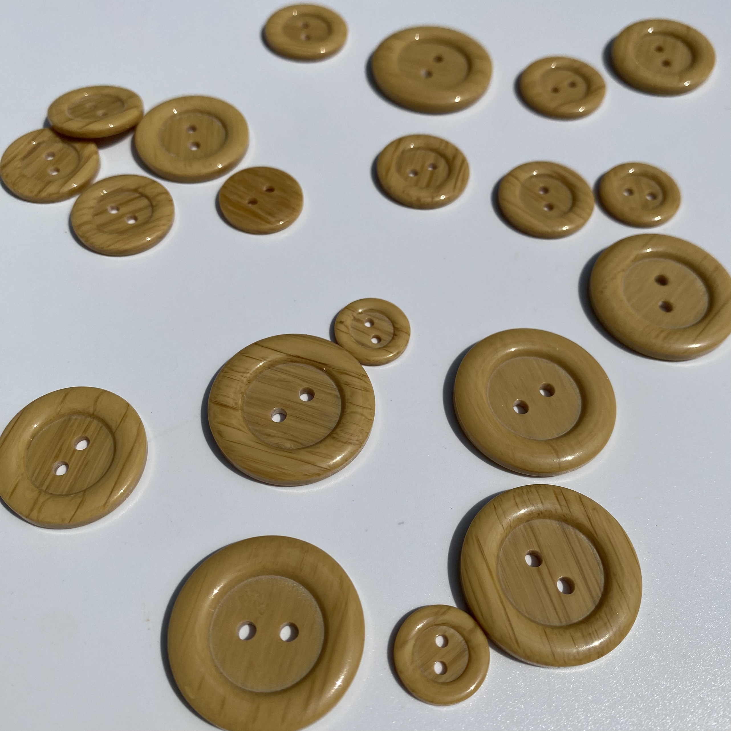 (Set 10 cái) Nút vân gỗ nhựa bóng