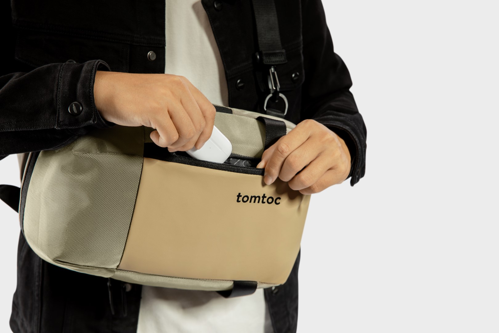 Túi đeo đa năng Tomtoc Explorer Sling Bag 14" ( 2 màu ) - A54