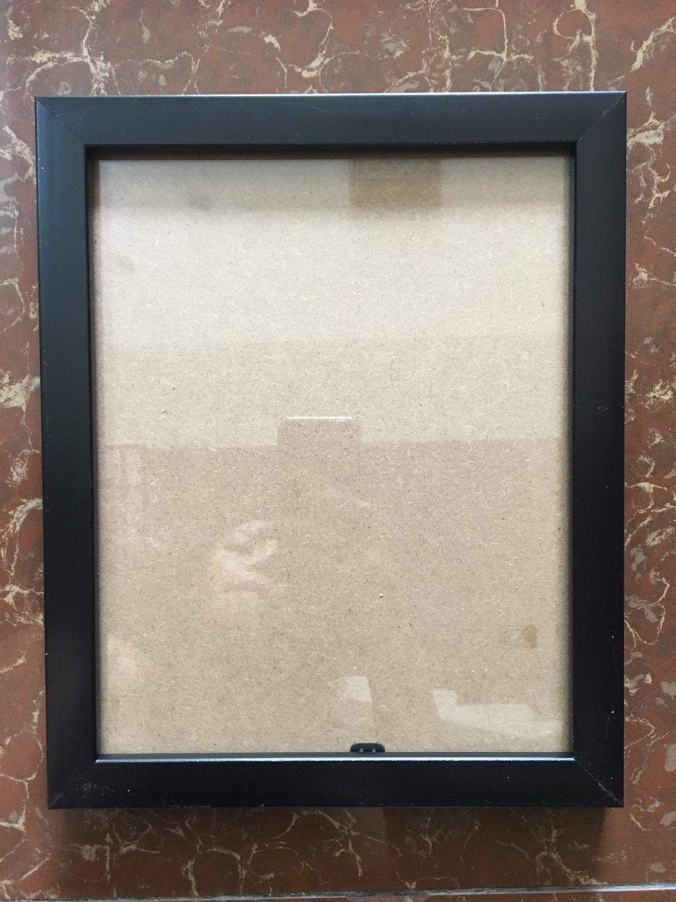 Ka179 nail salon wall photo frame (with 3-prong nails)
