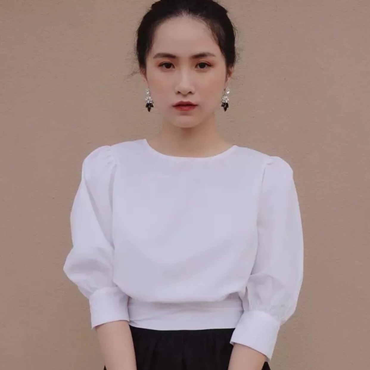 Áo kiểu trắng tay phòng cột nơ eo Croptop