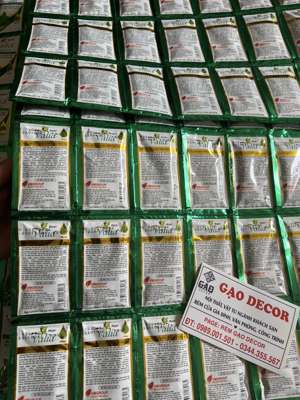 100 Packs of Shampoo - Valia Shower Gel