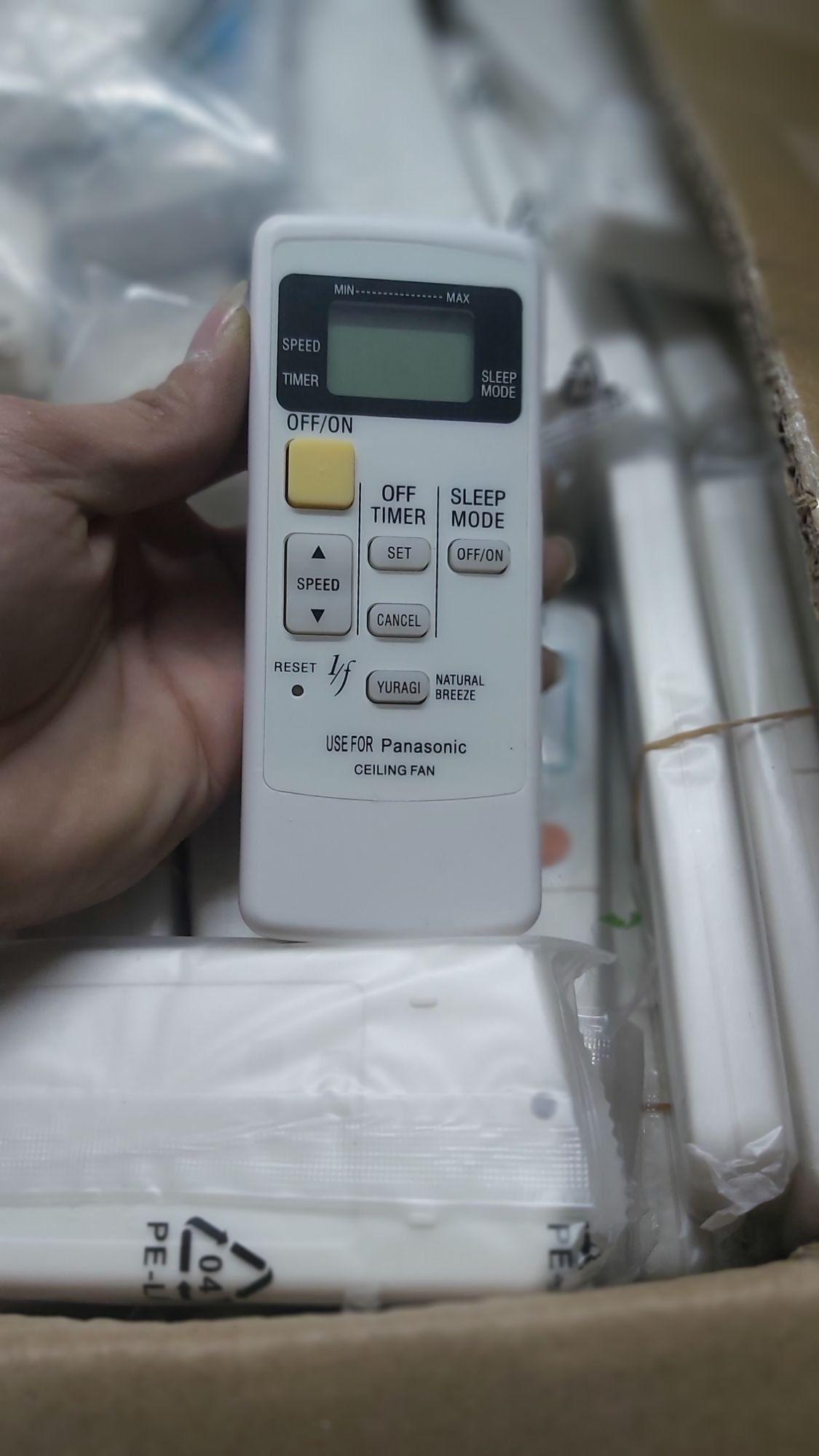điều khiển quạt trần panasonic 5 cánh